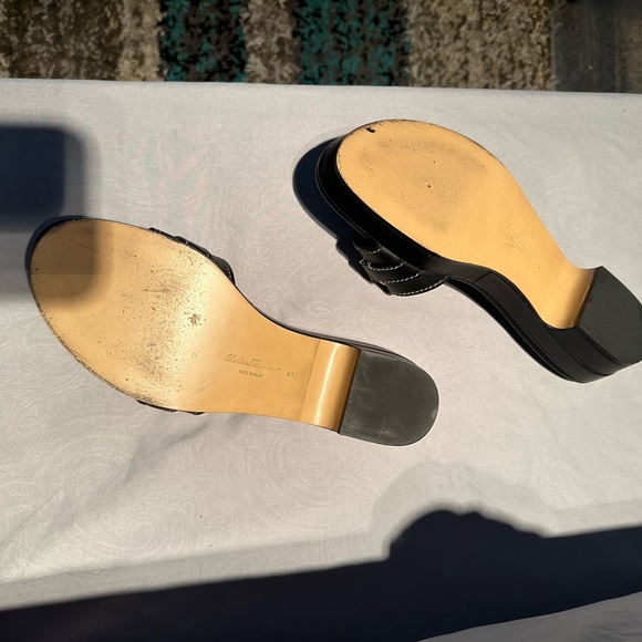 Almost new. Salvadore Ferragamo slides open toe sandal. - Picture 8 of 11